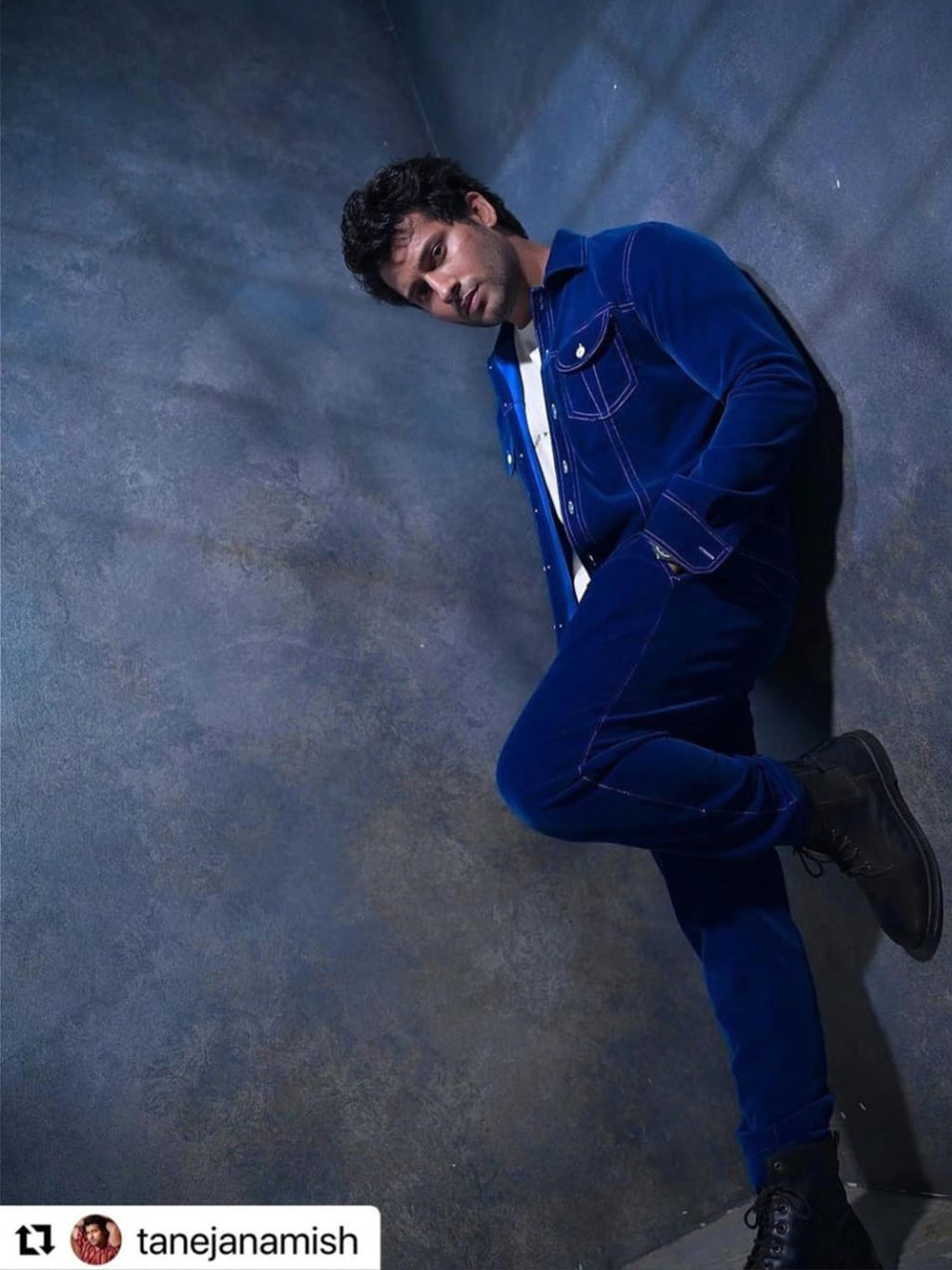 Namish Taneja's Navy Blue Velvet Co-ord