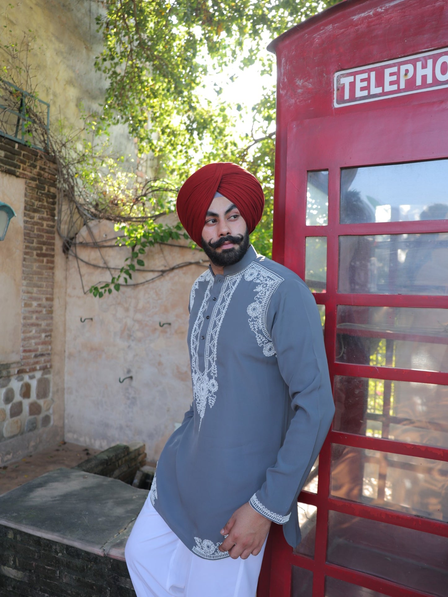 Jashn Grey Embroidered Kurta