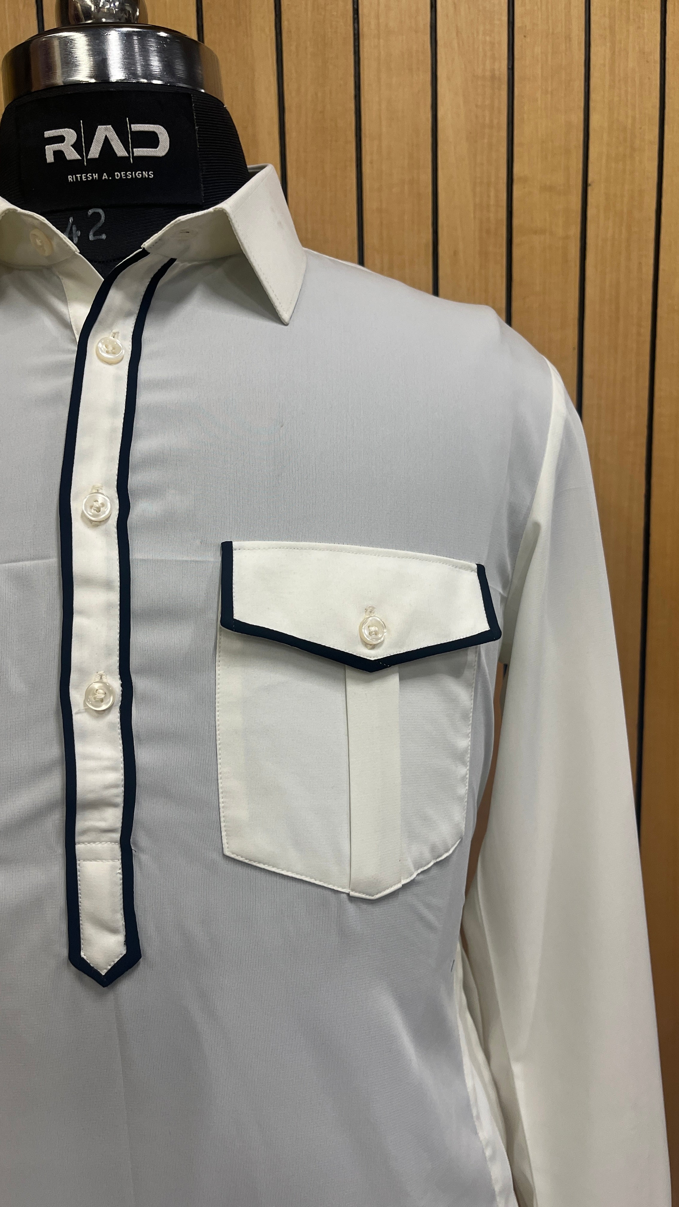 Raj Minimal Kurta Set