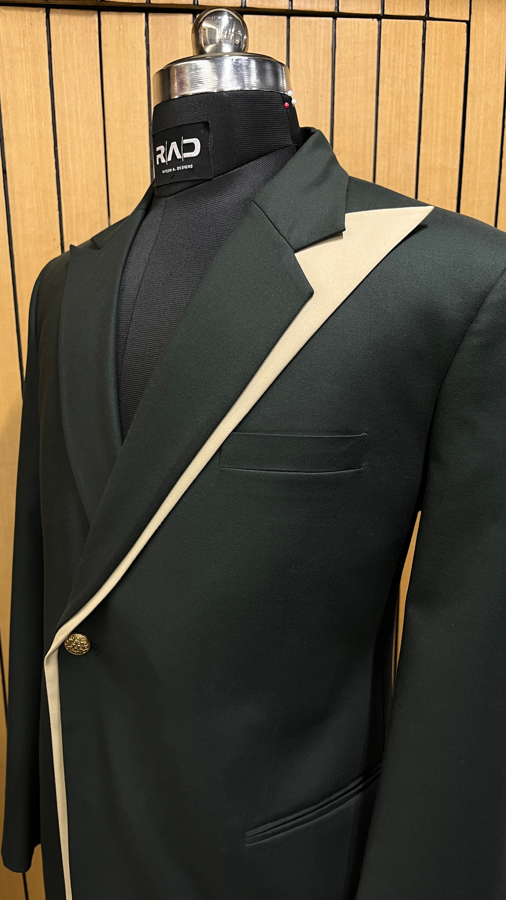 Auric- Suit