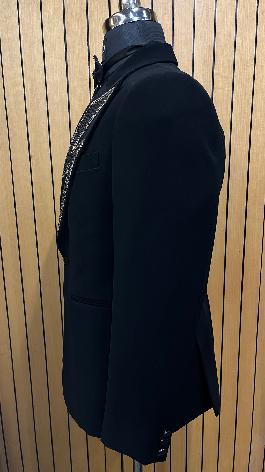 Volt Noir Tuxedo