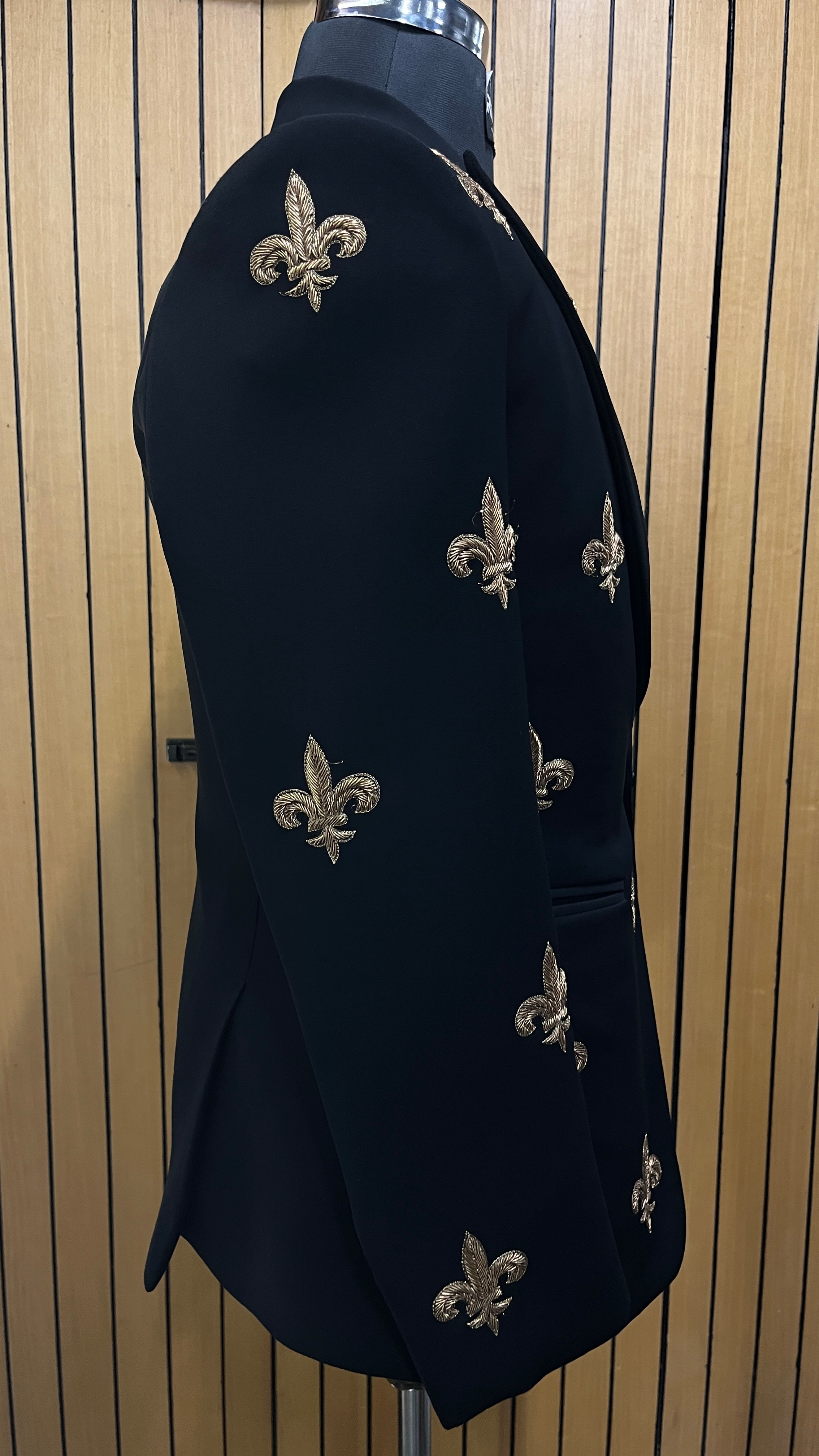 Icon Tuxedo
