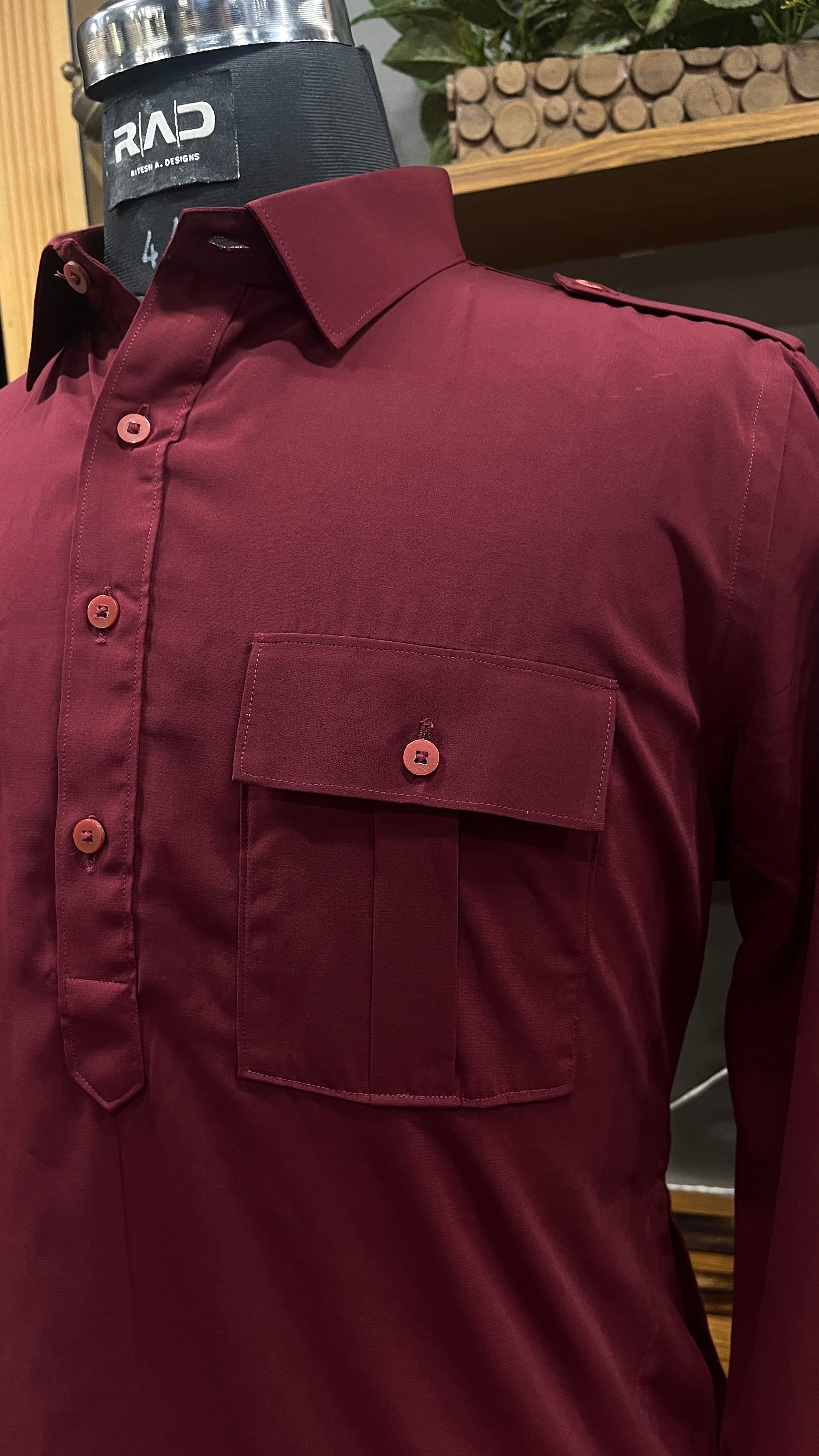 Surkh Raj- Kurta Set