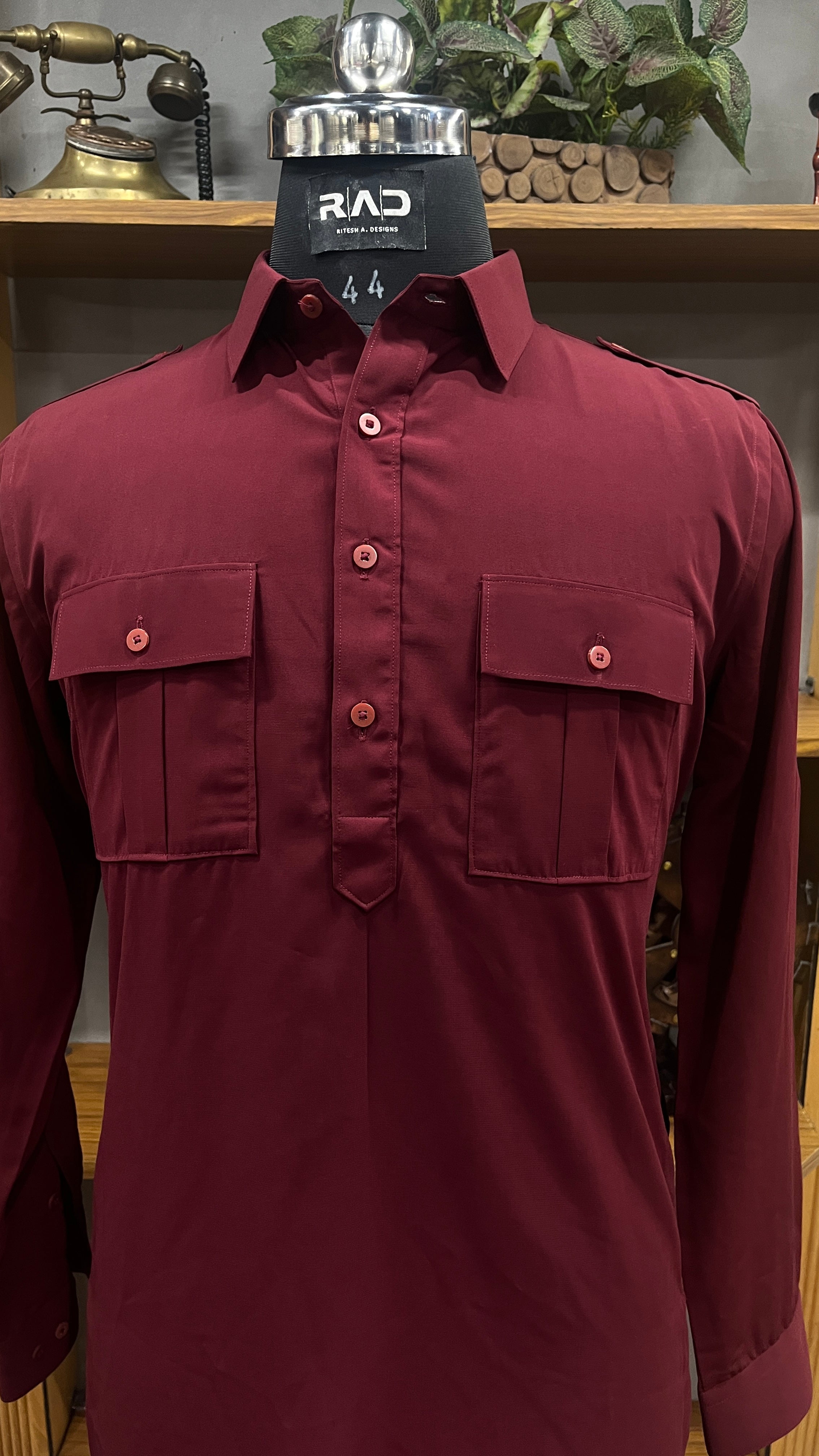 Surkh Raj- Kurta Set