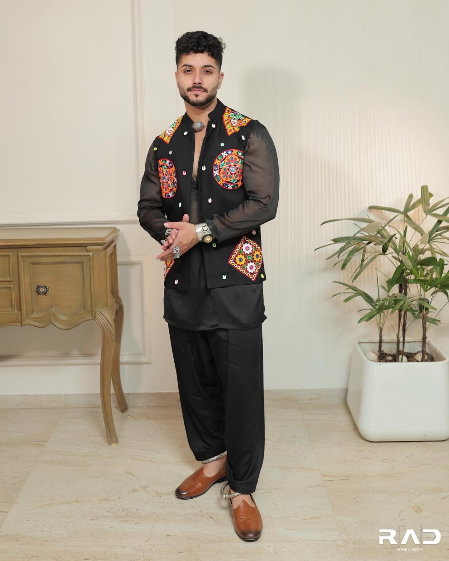 Nirmay Garba Midnight Beats Jacket Set.