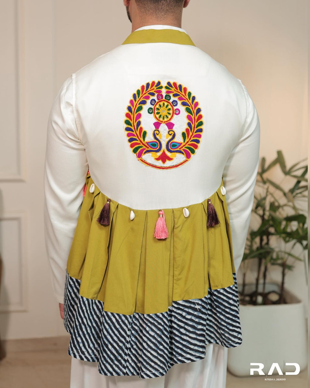 Ayansh Garba Green Kediya Jacket Set